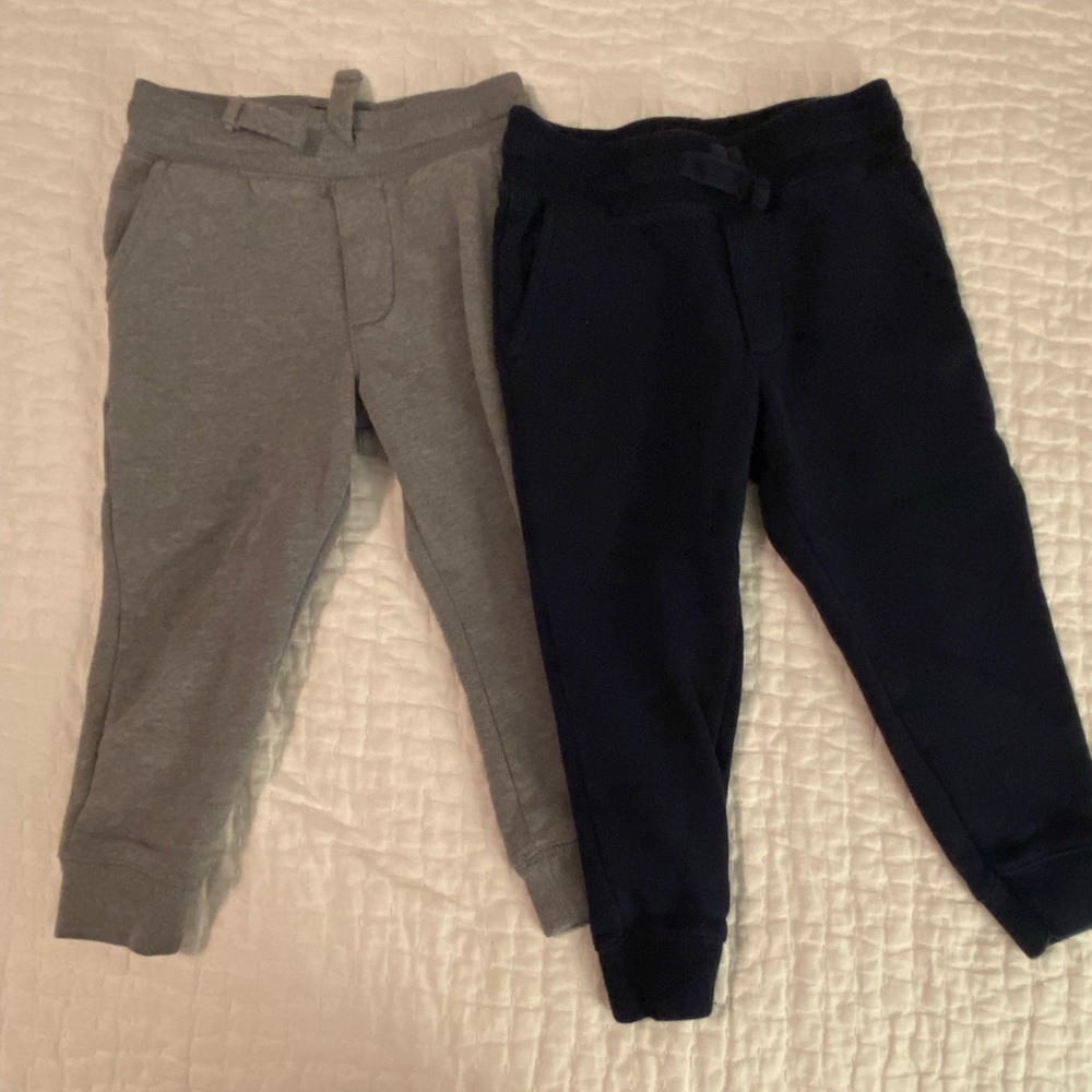 Toddler boy Oshkosh joggers sz 3T - Picture 1 of 1